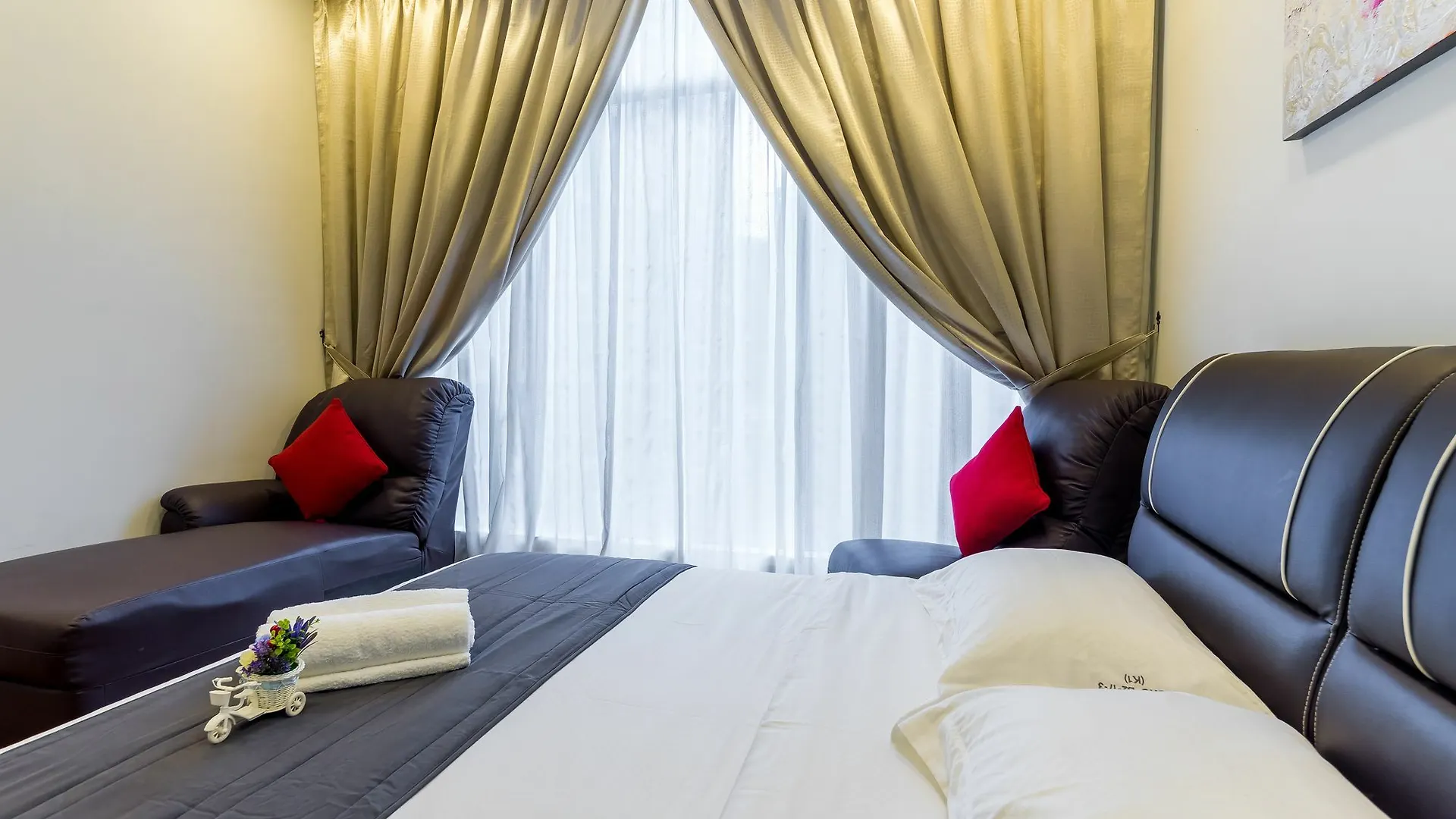 Apartment Soho Suites Klcc By Aloha